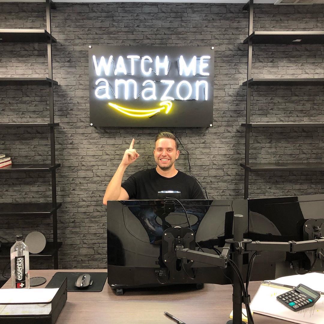 ceddens's tweet photo. Great new piece went up yesterday for @watchmeamazon   

#artofinstagram 
#artintheoffice 
#amazon 
#everyofficeneedsneon
#whiteneon
#yellowneon 
#instagold 
#photooftheday 
#beautifulneon 
#happycustomer 
#repost 
#fun 
#style 
#smile 
#corporateneon https://t.co/4gY11YEtcm