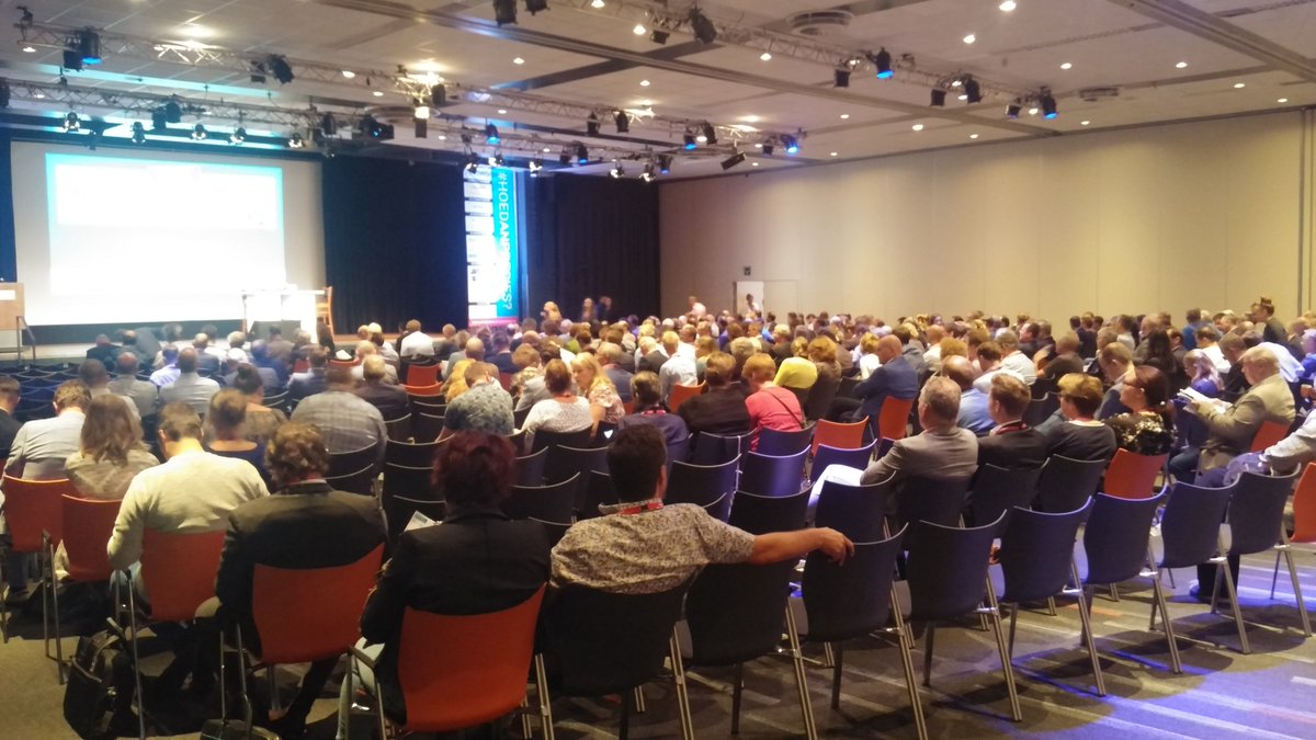 Ad_minamsterdam's tweet photo. Complimenten voor #accountancyvanmorgen voor het prima georganiseerde accountantscongres #AVdag 2019 in congrescentrum #Papendal #Arnhem. Met - zeer - goede presentaties van fiscalist Heleen Elbert en professor TU Delft Deborah Nas. #technologie
#Ilovemybookkeeper #accountancy https://t.co/hbkgI2CLNn