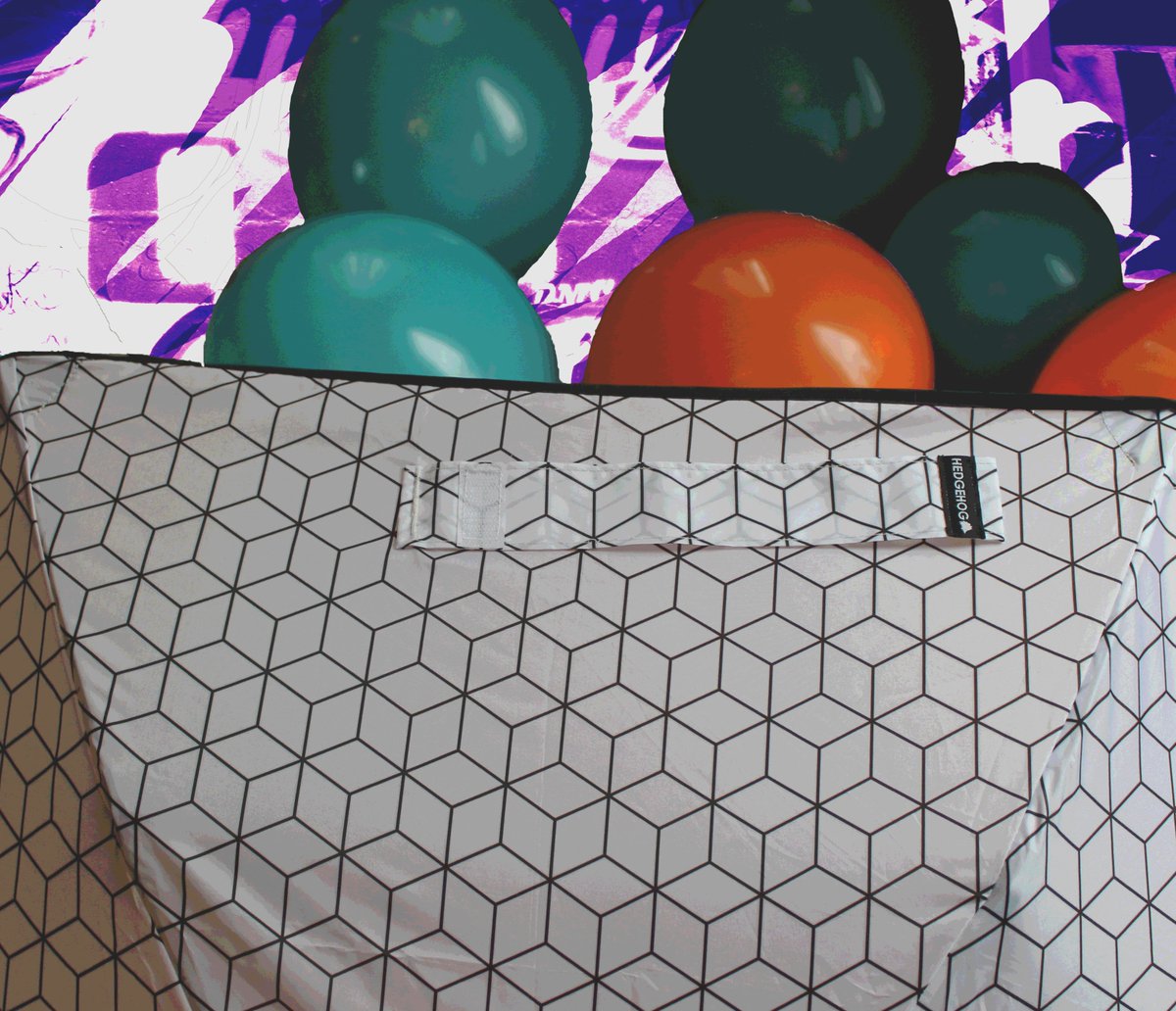 Check out "Minimum" and other new selection of canopies! At:
.
ow.ly/fUAY50wpjJN
.
.
.
.
.
#enjoytherain #style #youpick #photooftheday #celebrate #ootd  #toronto #party #instamood #pattern #hex #minimum #wildlines #heart #polkadot #lines #thesix #bestunder10k #canadian