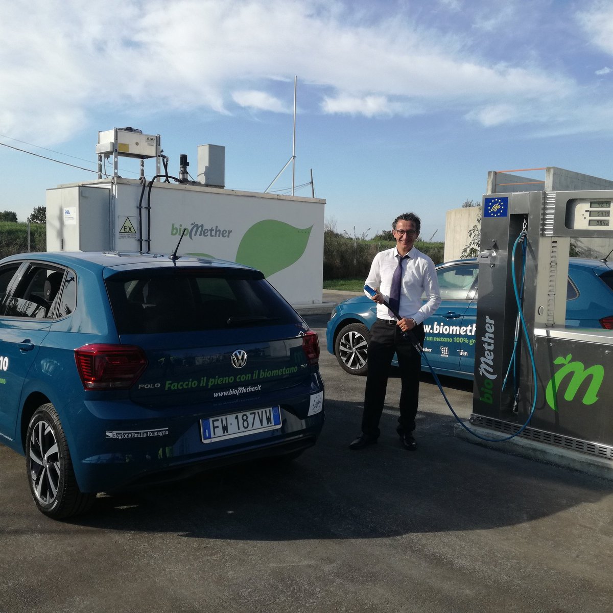 STEFANO_ARTER's tweet photo. Oggi primo rifornimento biometano @Arter_ER @Irensmart @crpasocial #biomether @LIFEprogramme @RegioneER @SOLGroup2 @ENEAOfficial @idromeccanicaMo #assogasmetamo @federmetano @VWGroupItalia https://t.co/i2zwJwv7Ro