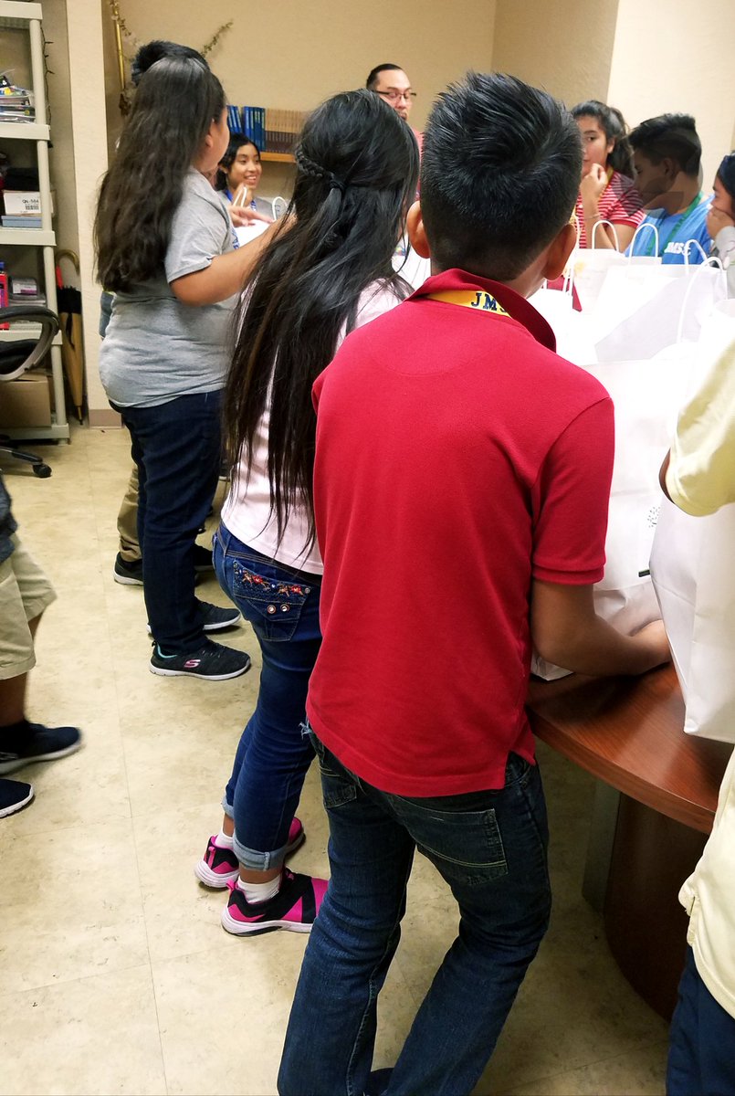 JodyNolf's tweet photo. What a great end to the day. We are truly blessed @Jupmiddle to receive personalized bags for our newcomers. El's received school supplies, clothes, & shoes, but these gifts spread love to the entire family ❤ #TheGivingClosetProject @JulioVegaJunior #lovemyjob https://t.co/J0680rB73N