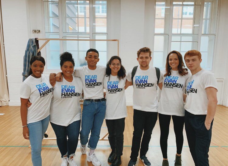 Here we are celebrating our first day of rehearsals, back in the UK! It’s been amazing first day, can’t wait to show you all this wonderful show👕💙
