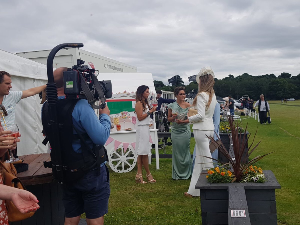 CartsByHelen's tweet photo. Our gorgeous sweetcart on the real housewives of Cheshire last night,at the polo &amp; a prime spot for all the falling out in front of it 😍💕😍 #housewives #chesire #sweetcart #sweets #events https://t.co/lPAm9l1cXf