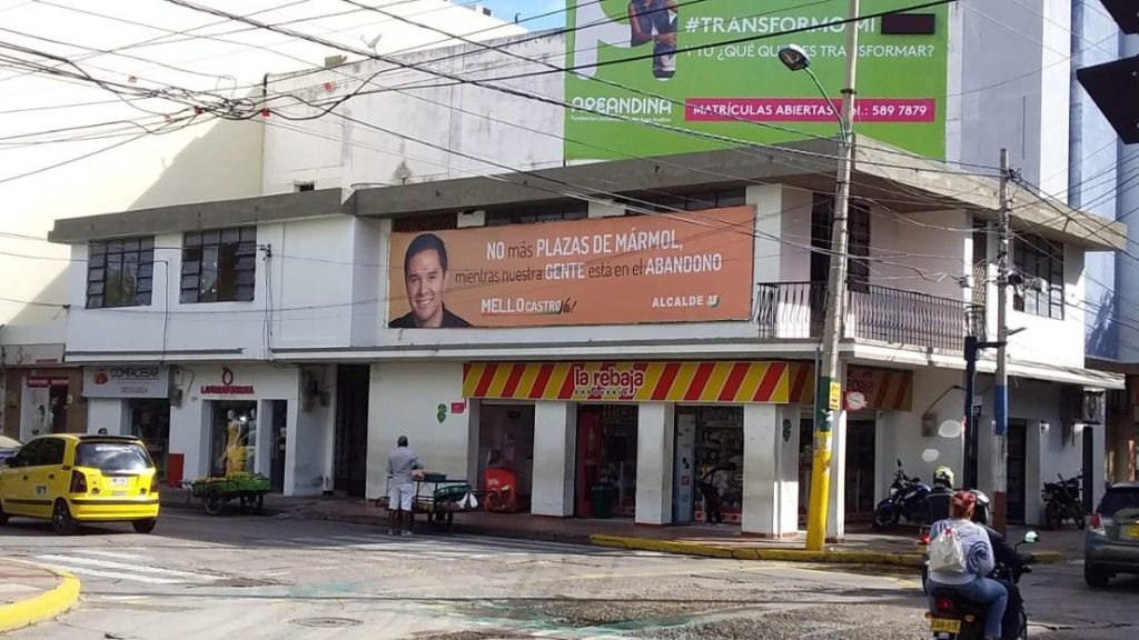 Mientras que el Mello Castro critica la remodelación de la Plaza, su hermano recibe el pago millonario rptnoticias.com/2019/09/24/mie…