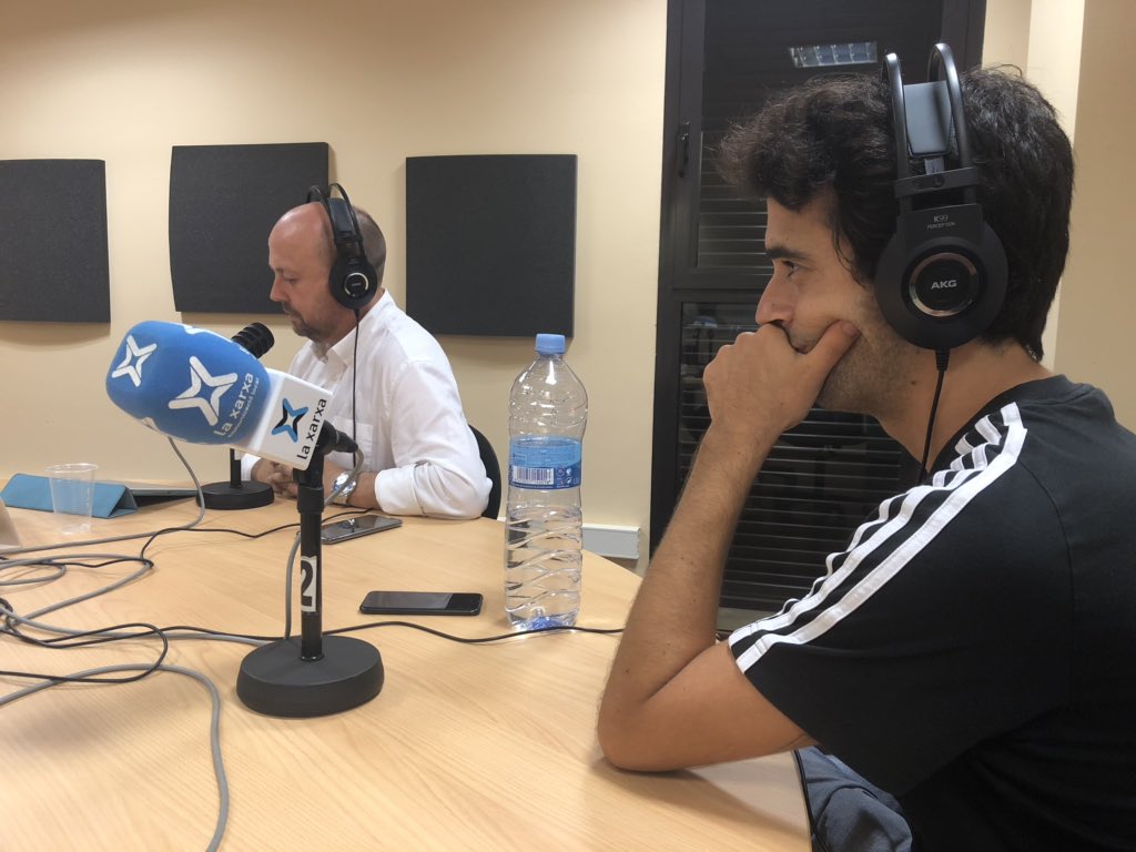 marsisalut's tweet photo. Esta tarde hemos compartido con nuestros amigos del @pas0_radio un buen rato explicando nuestros nuevos proyectos y experiencias vividas este verano. Nos oímos cada martes de 20-21h en @Radio_SantVi https://t.co/2WdSRUnfQ1