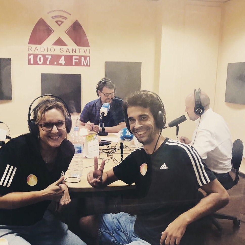 marsisalut's tweet photo. Esta tarde hemos compartido con nuestros amigos del @pas0_radio un buen rato explicando nuestros nuevos proyectos y experiencias vividas este verano. Nos oímos cada martes de 20-21h en @Radio_SantVi https://t.co/2WdSRUnfQ1