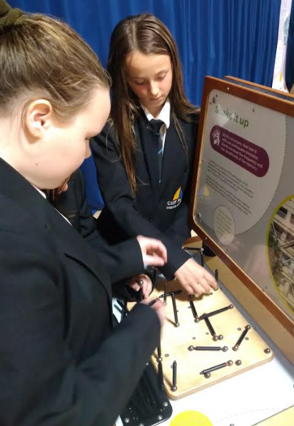 CliffParkOA's tweet photo. It's been great hosting @camscience this week and seeing students from both Cliff Park Ormiston Academy and Cliff Park Junior engaged with science. #STEM #BringScienceToLife #Discover https://t.co/Z6fwzULGaK