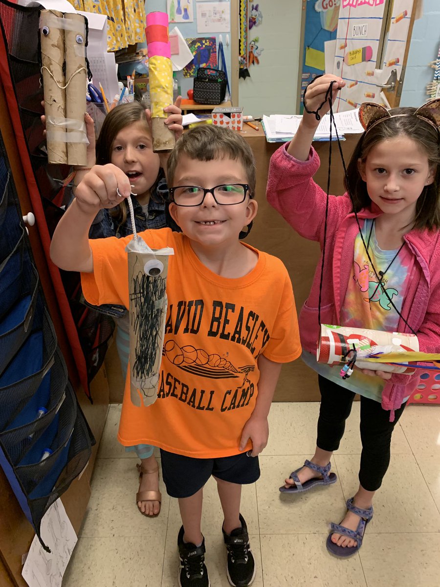 My students LOVED maker space today! Thank you <a href="/tschroederedu/">Tracy Schroeder</a> for allowing kids to explore! #floydpln