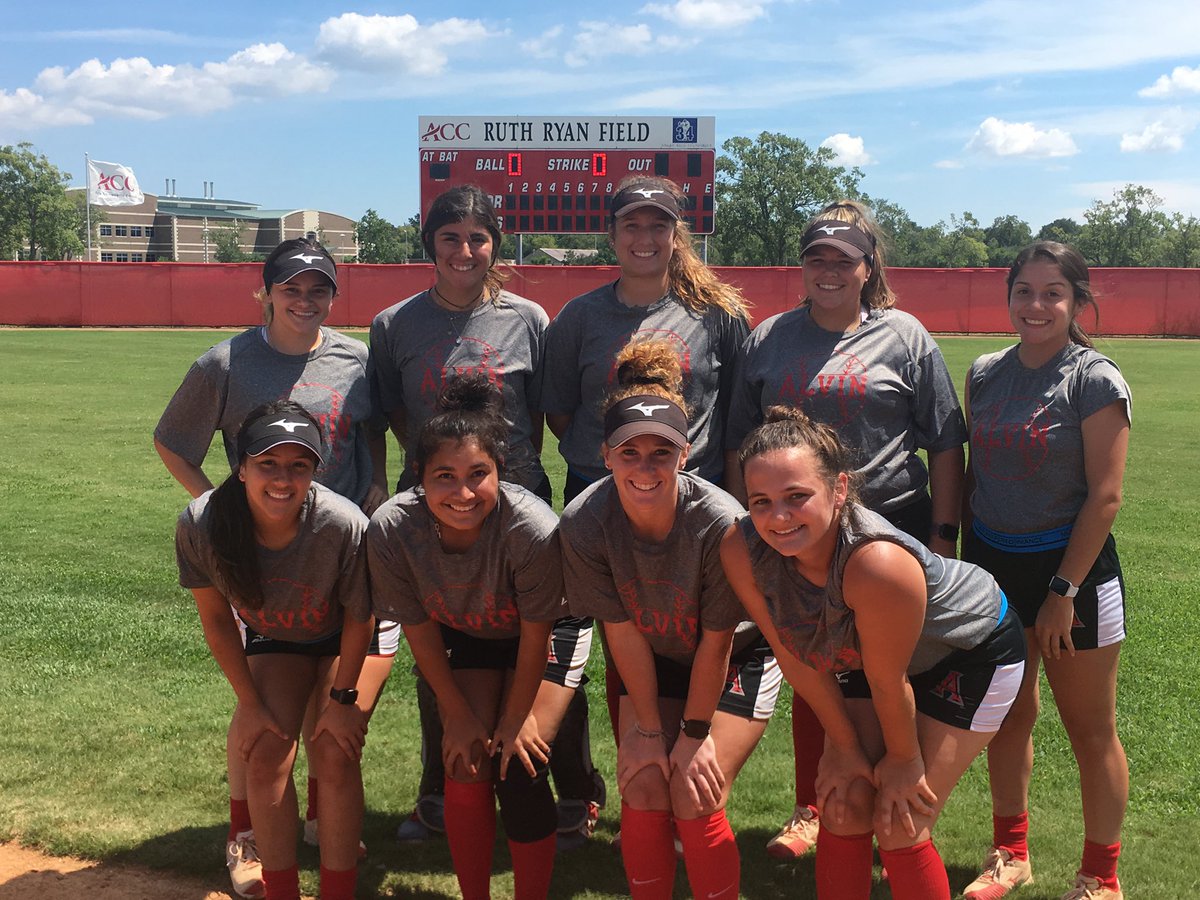 Here’s your Sophmore class of 2019-2020 🐬