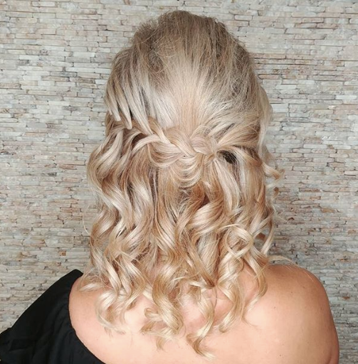 TeddieKossofs's tweet photo. Fun yet elegant style by Debbie ⚡️ Head to her profile @hairby_debbie to see more pics!

#teddiekossof #teddiekossofsalonspa #glenbrook #northbrook #glenviewil #northfieldil #northfieldsalon #glenviewsalon https://t.co/tV1hLlLW8u