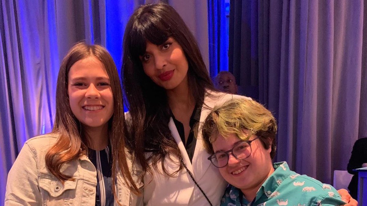 _jordan_reeves's tweet photo. I don’t usually ask to take pictures with famous people because it makes me nervous. But I had such a great conversation with @jameelajamil. I’m glad @armlessartist &amp; I talked to her about @bjrorg and @makejustright! 💜 https://t.co/eBZ9pvj7lD