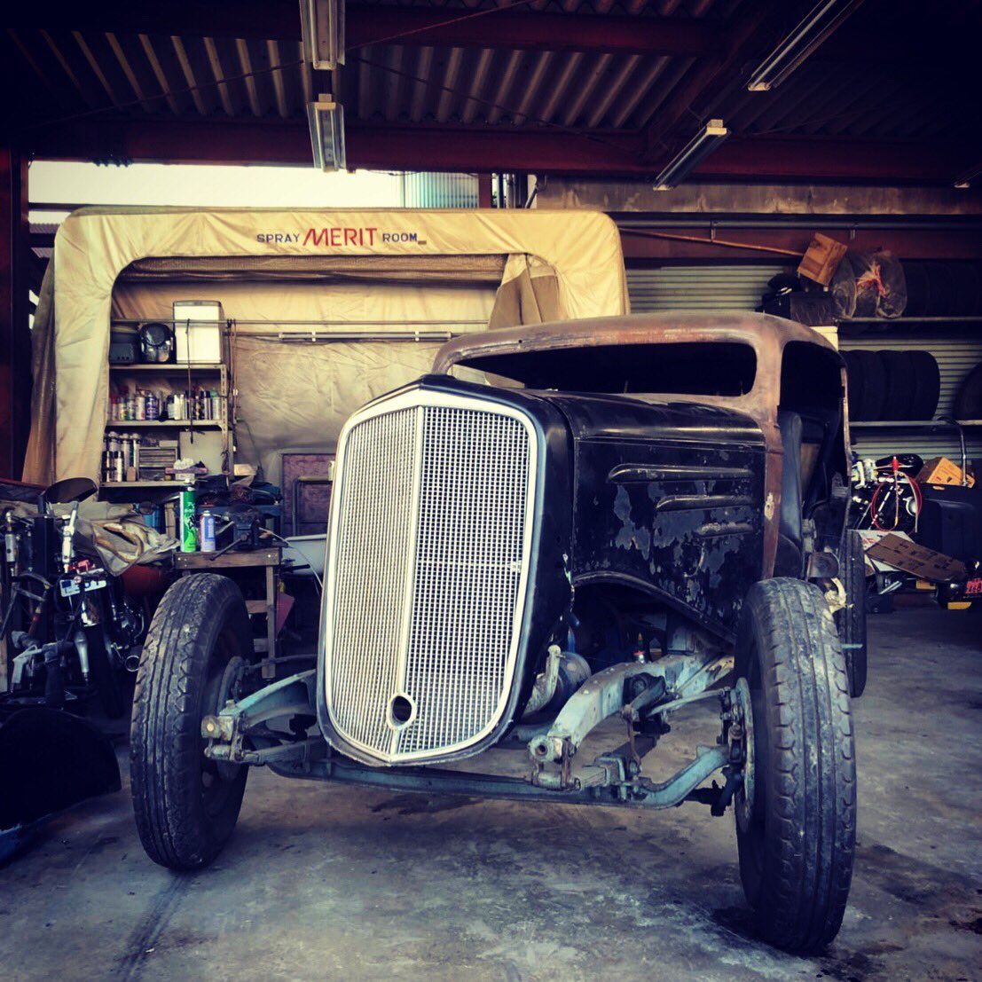 emptys_store's tweet photo. これからの相棒
‘35 Chevy
わくわくさせてくれる
この一台
いったい
どんな風にカスタマイズ
されるのかなぁ〜
EMPTY’S
岐阜県岐阜市鷺山東2-7-10
058-233-7967
OPEN 11:00〜19:00
日祝祭日は18:00まで
定休日 月曜日
#emptys
#エンプティーズ
#35chevy
#chevrolet
#シボレー https://t.co/iORy79zUgg