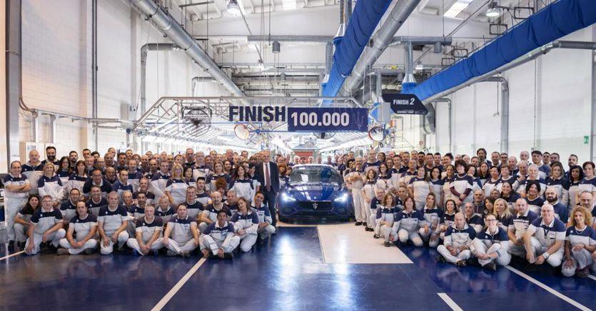 Maserati Ghibli, prodotte a Grugliasco 100mila esemplari ilsole24ore.com/art/maserati-g…