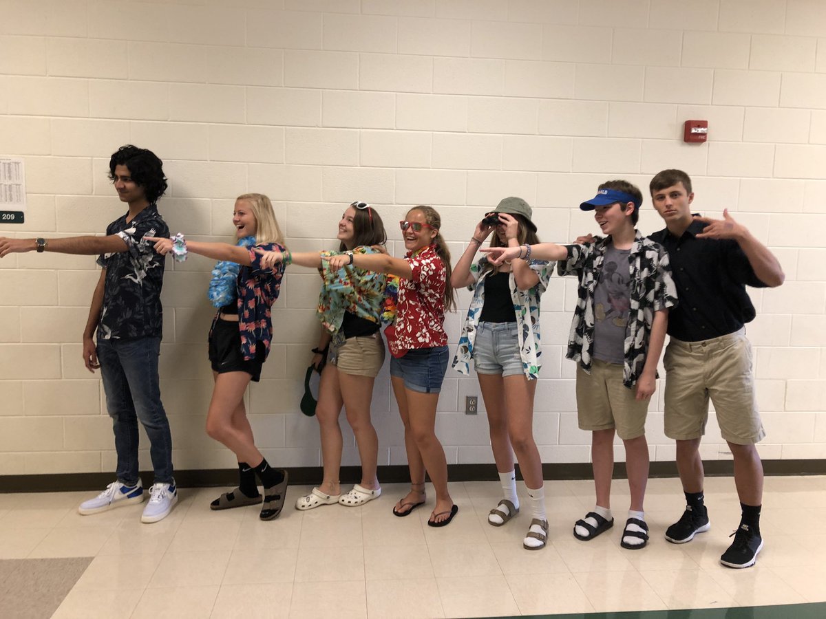rymoffatt's tweet photo. Tacky tourist day! https://t.co/9gWPBIsMMf
