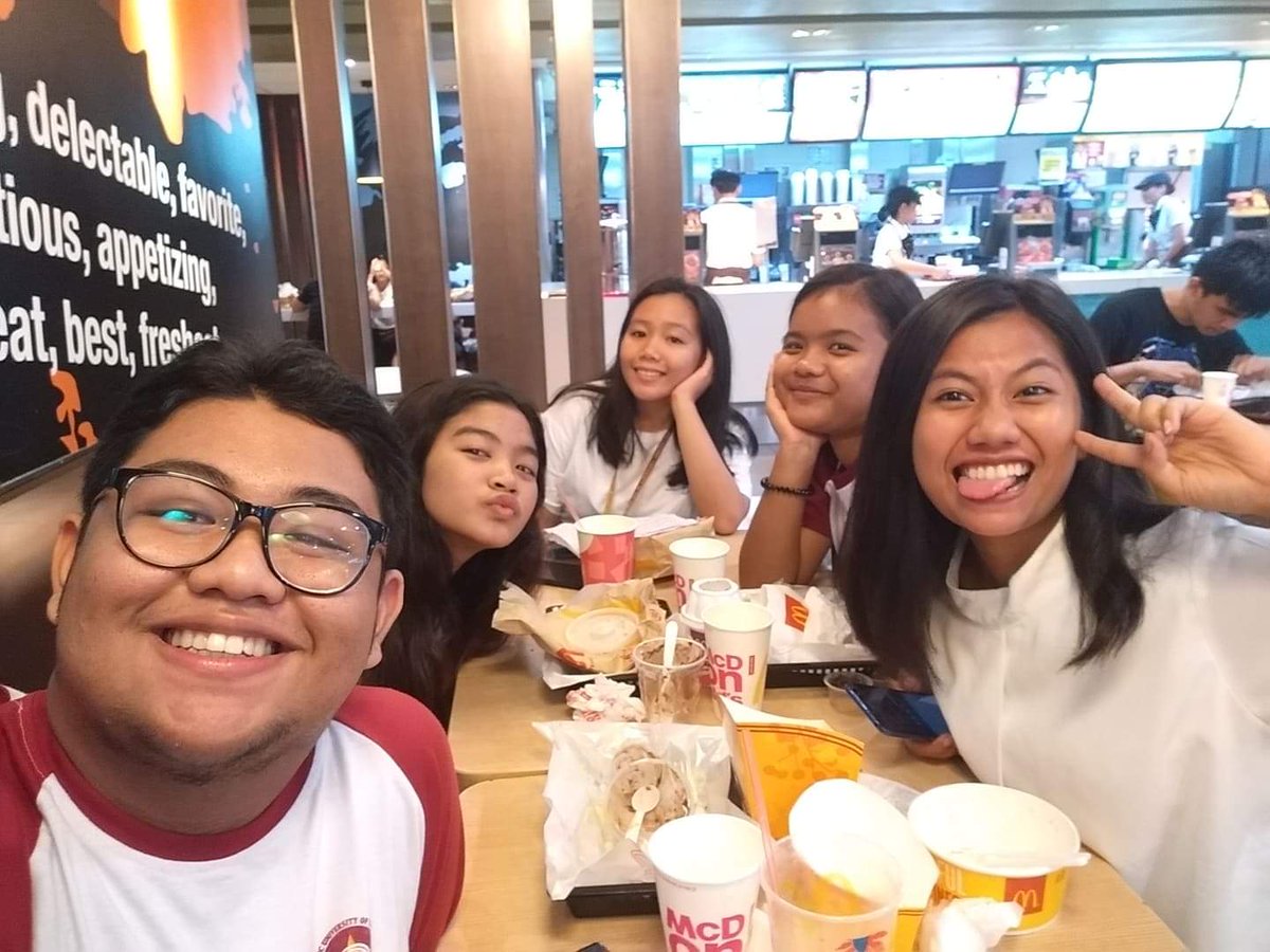 diontenorio_'s tweet photo. Had so much fun with this crazy people's last night. ❤ thank you @abcdzoee @duchessxxashley @jhen_fritz @pardaleskristine
#limangdavao #celebrate #levelc #levelp #mapaitnachocolatefudge https://t.co/9TH0WSqrjp