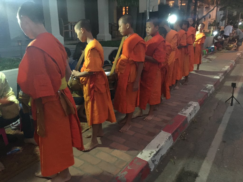 MatthewPerkin14's tweet photo. 5am start for Luang Prabang's alms-giving ceremony in which offerings of sticky rice are made to monks. Magical. @MGGS_SouthYarra #MGGSLaos2019 https://t.co/HQGItwynTw