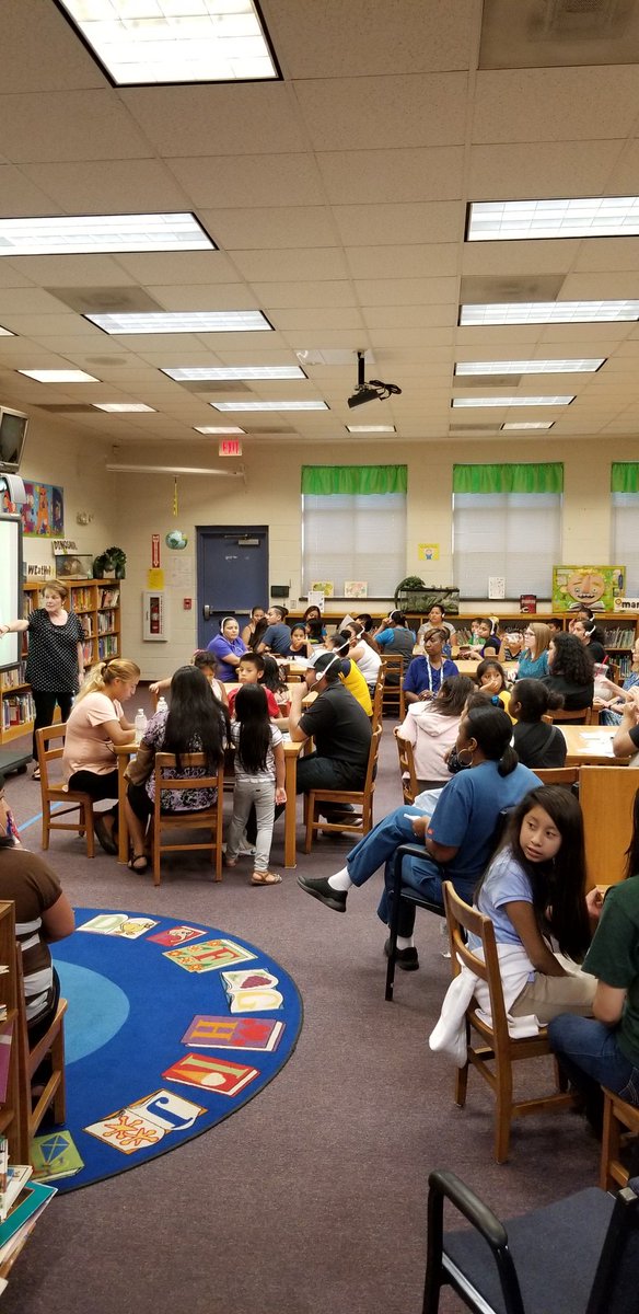 HunterLarnitha's tweet photo. MSES Title I Parent/Teacher compact meeting allows for increased collaboration between home and school. #supercalifragilisticexpialidociousschoolyear https://t.co/3slw2bls0n