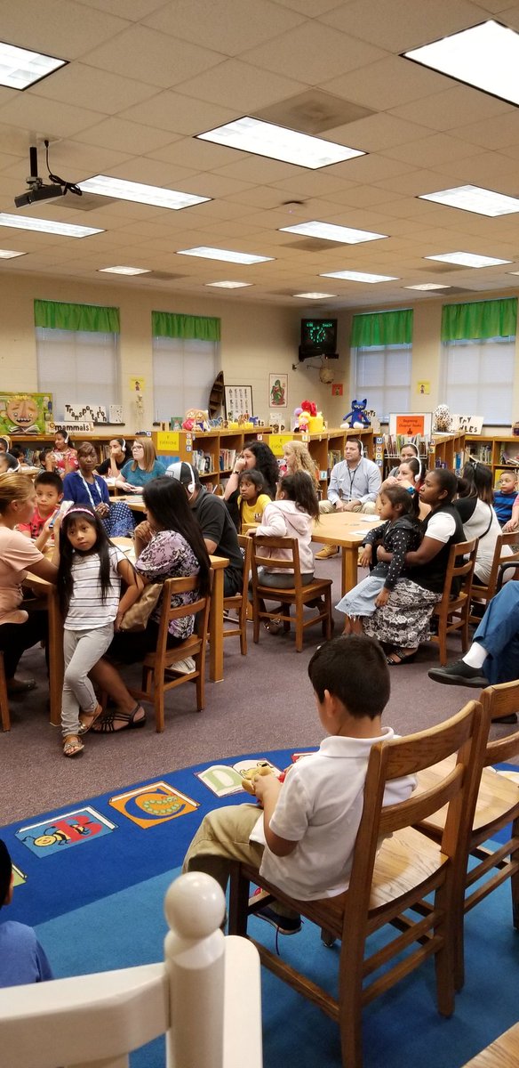 HunterLarnitha's tweet photo. MSES Title I Parent/Teacher compact meeting allows for increased collaboration between home and school. #supercalifragilisticexpialidociousschoolyear https://t.co/3slw2bls0n