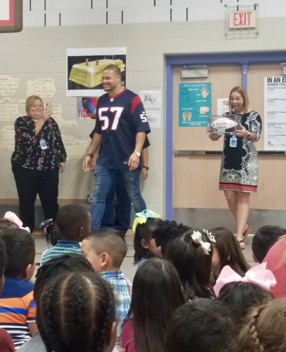 mccorkle_tina's tweet photo. So incredibly humbled by this award! Thank you @HoustonTexans for recognizing the work of our amazing campus! Thank you staff, parents, students &amp; Jeter community for making this the best job in the 🌎 Our staff is world class and this recognition is a direct reflection of them! https://t.co/na9Mmo0TxM