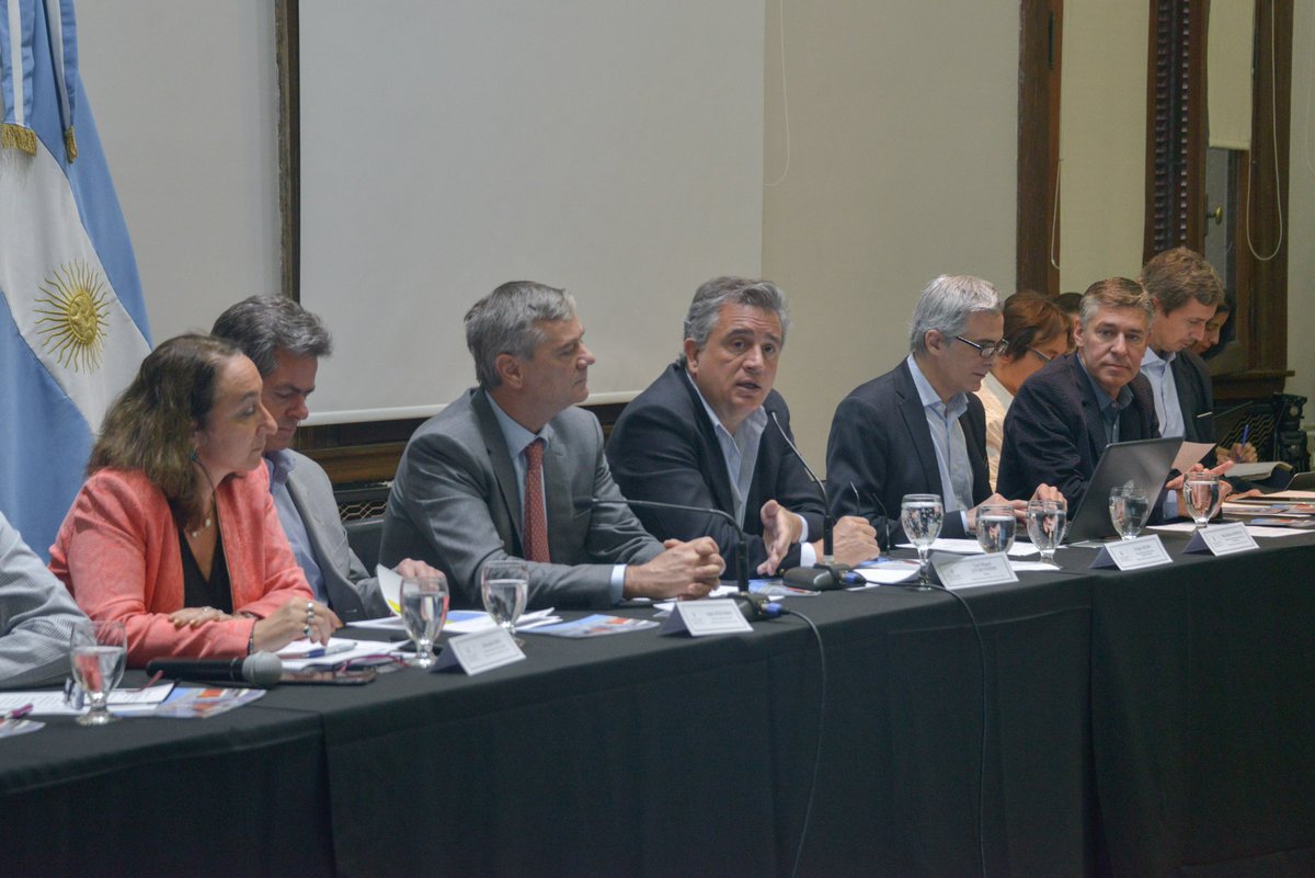 MercedesMnimo's tweet photo. Reunion del Consejo Apicola Nacional en @AgriculturaAR . Avances en el sistema de trazabilidad 56% de la produccion trazada, posicion Argentina y regional contra el fraude de miel. Resultados Apimondia2019. Gracias a todos! 
@AndresMurchison 
@lmetchevehere 
@SADAapicultores https://t.co/LKclPjvOWA