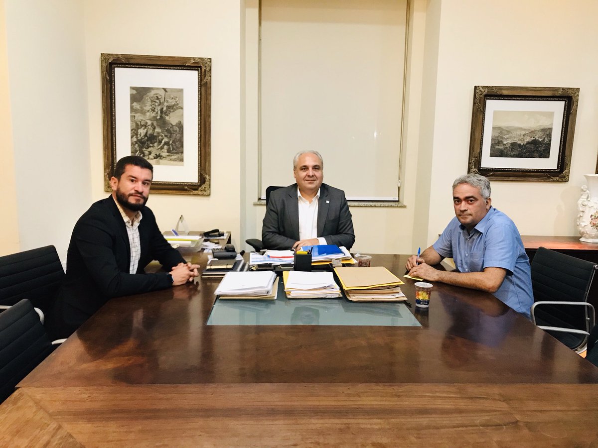 DepMarcelo's tweet photo. Registro de hoje da reunião com o prefeito de Itinga, Lúcio Flávio, e o presidente da Agência Executiva Metropolitana do Sudoeste Maranhense (Agemsul), Frederico Ângelo. https://t.co/LYVNdxUswx
