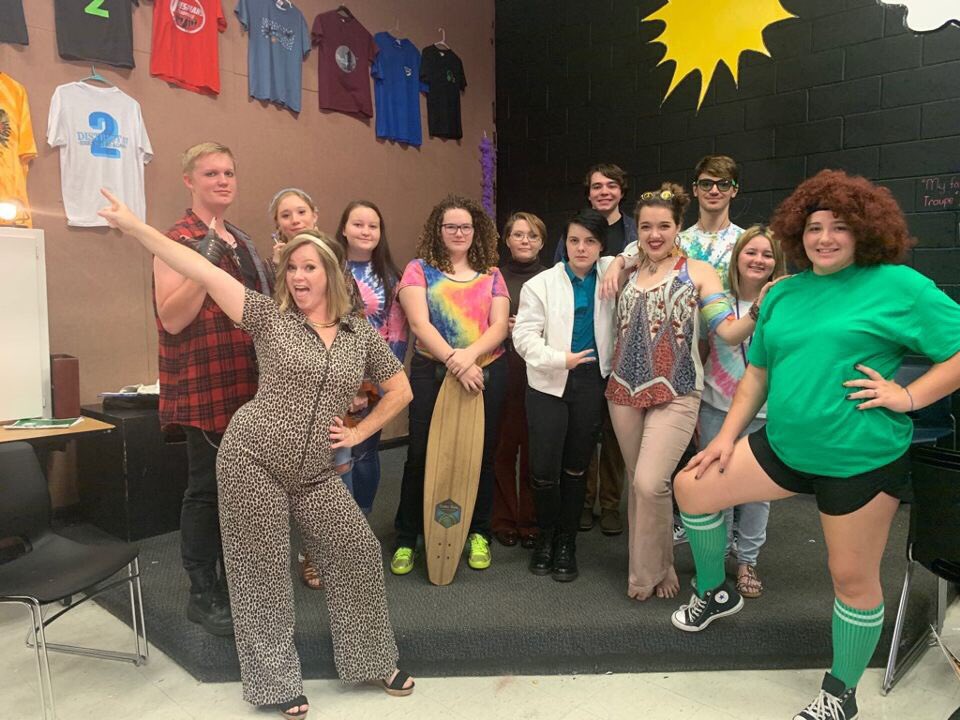 troupe4871's tweet photo. 8th period (Tech) feelin’ funky and groovy today! #mhshoco2019 https://t.co/t9Oj24aiBp