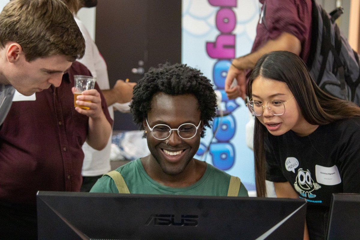 GameSliceEvent's tweet photo. We might be sad #GameSlice2019 is over but with each passing day we get closer to next year's event! Stay tuned to our social channels for any news on #GameSlice2020!

#ldnont #gameDev #indieDev #GameDevEvent #ldnent https://t.co/QChR6YG3sf