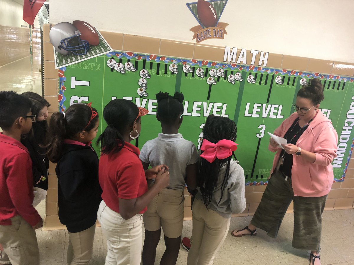 BrownBuffalos's tweet photo. Mrs. Melville meeting with her 3rd graders to discuss their CFA scores and their current level! They work hard to level up and earn different rewards. https://t.co/Upv7FBAoXd