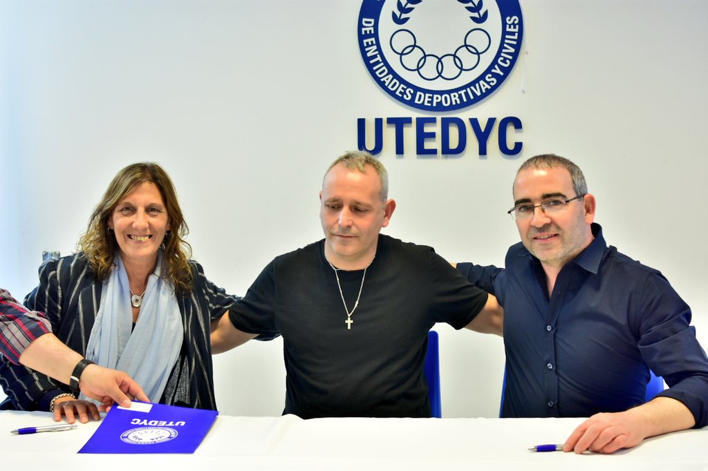 Utedyc_LaPlata's tweet photo. @VanderCristian ¡Muchas gracias #SOEESIT ! Sindicato de obreros especializados y empleados de los servicios de la industria de telecomunicaciones de la Plata, junto a @Utedyc_LaPlata Un gran paso para la #IgualdadDeGénero en la región https://t.co/QcC3397OIX