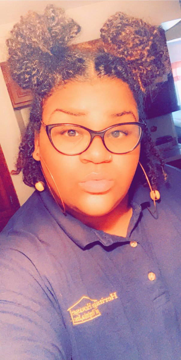 Talk2PriNice's tweet image. Dear Locs, keep sprouting ! 🌻🌸 #LocHead