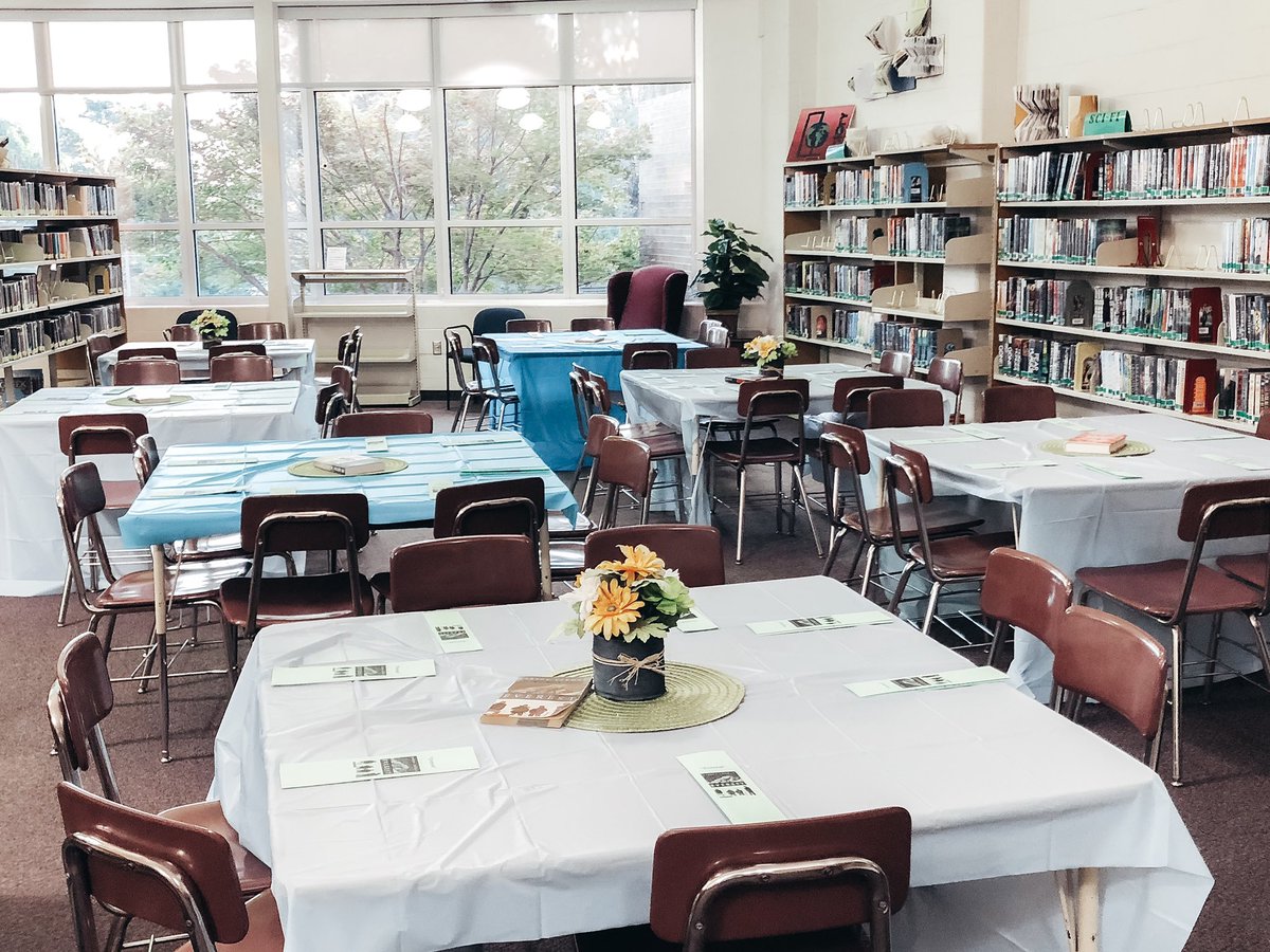 MrsBackhausWMS's tweet photo. Put on the aprons again for our annual book tasting! This unit is one of my favorites, and Mr. Patton and I love sharing our love of reading (and food) with the students! #BookTasting #ReadingRestaurant #ReadingIsLit #LitCircles https://t.co/szJAJgobkM