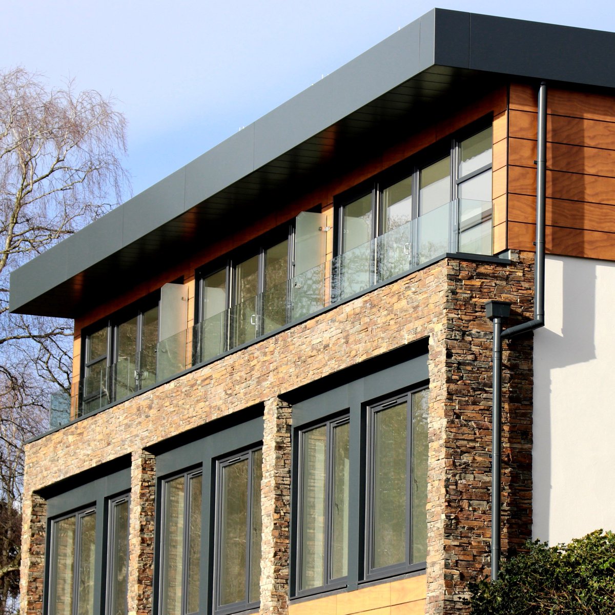 MegapolisRoof's tweet photo. #Modernhomes are incorporating #flatroofs more now than ever before. They are #affordable, reduce #energyuse, reduce expenses and so much MORE.
.
Want to learn more? Call us at (416) 508-0011
.
#MegapolisFlatRoofing #MegapolisRoofing #GTARoofing https://t.co/VlY4XgB6bb