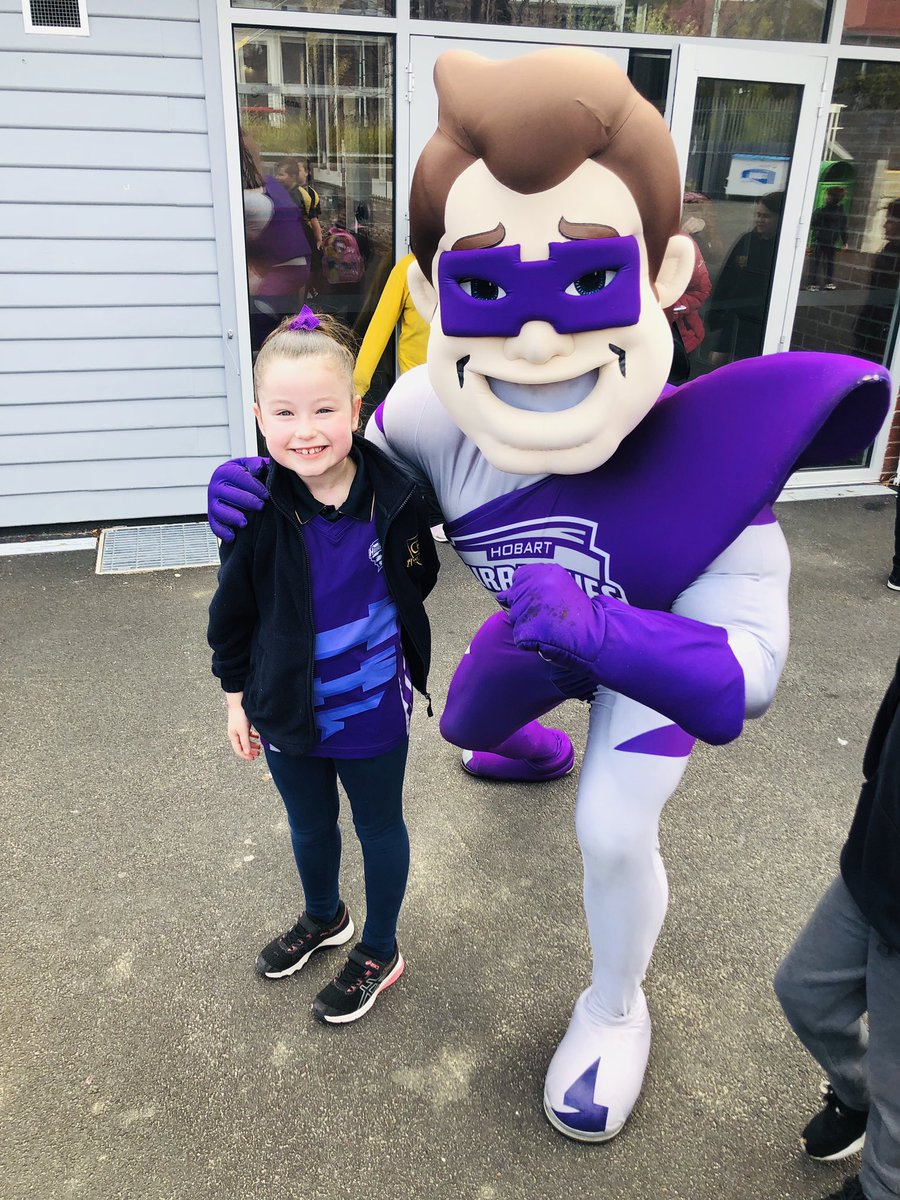 Sam13Gill's tweet photo. Awesome start to the morning with a @HurricanesBBL Breakfast Club at Glenorchy Primary School so great to support the Tasmanian community. Thanks to Tassal and Hurricanes Foundation #TasmaniasTeam #PlayCricket https://t.co/U96PBizuP4