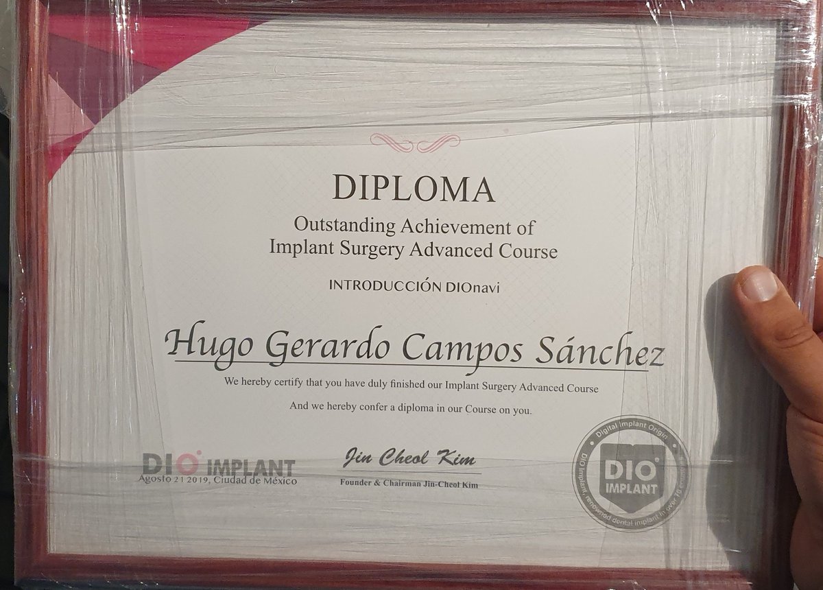 hugocampos92's tweet photo. #Diploma curso de Introducción a Cirugía Avanzada en Implantología. #DioNavi #cirugía #digital #navegada #VamosConTodo https://t.co/Qyttl7vr5w