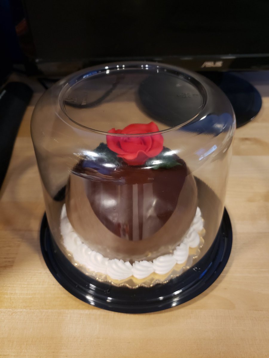 Today is mine and Christopher's 7th anniversary we met in 2009 online and he moved here to Colorado 2012 best 7 years of my life and what a yummy looking cake he got me