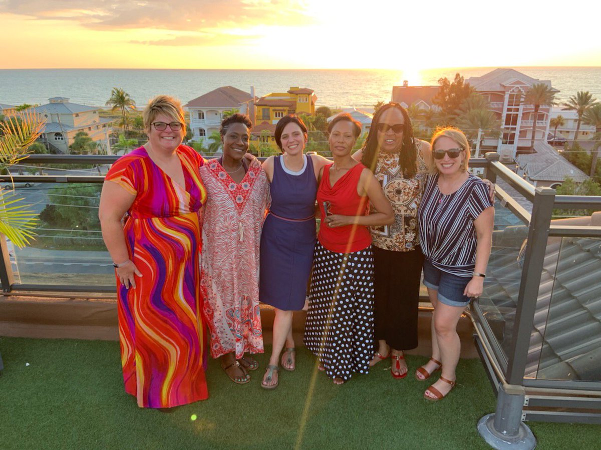 ely_erica's tweet photo. A solid combination of new and old friends at the #NSEE2019 Conference 💕 @NSEEOrg https://t.co/9eHPj817aT