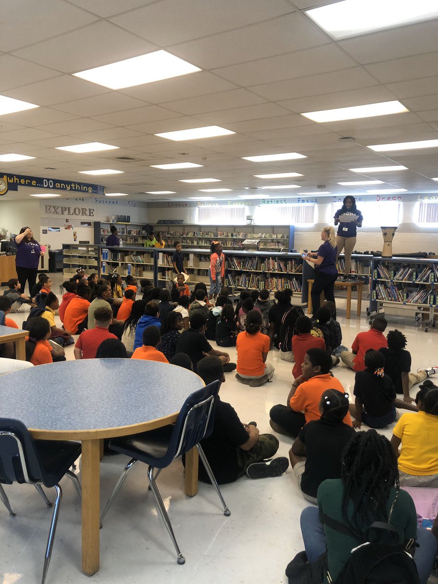 SSK8Tampa's tweet photo. On yesterday, Our HOUSES met up to go over House Chants and how students can earn points by displaying the 10 essentials! It’s going to be a great year at SSK8🤗 #HouseSystems #StudentIncentives #DiscoveringTheKeysToSuccess https://t.co/b5VTv0Bliy