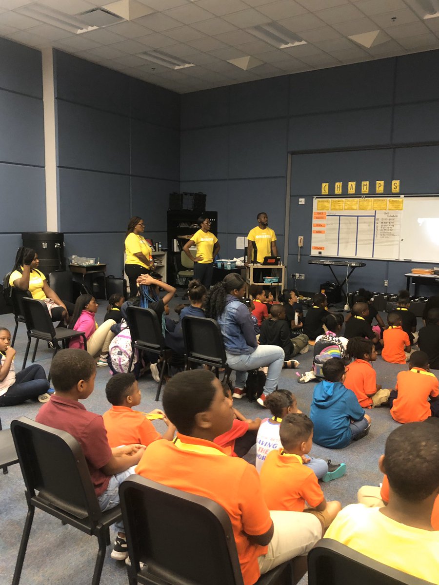 SSK8Tampa's tweet photo. On yesterday, Our HOUSES met up to go over House Chants and how students can earn points by displaying the 10 essentials! It’s going to be a great year at SSK8🤗 #HouseSystems #StudentIncentives #DiscoveringTheKeysToSuccess https://t.co/b5VTv0Bliy