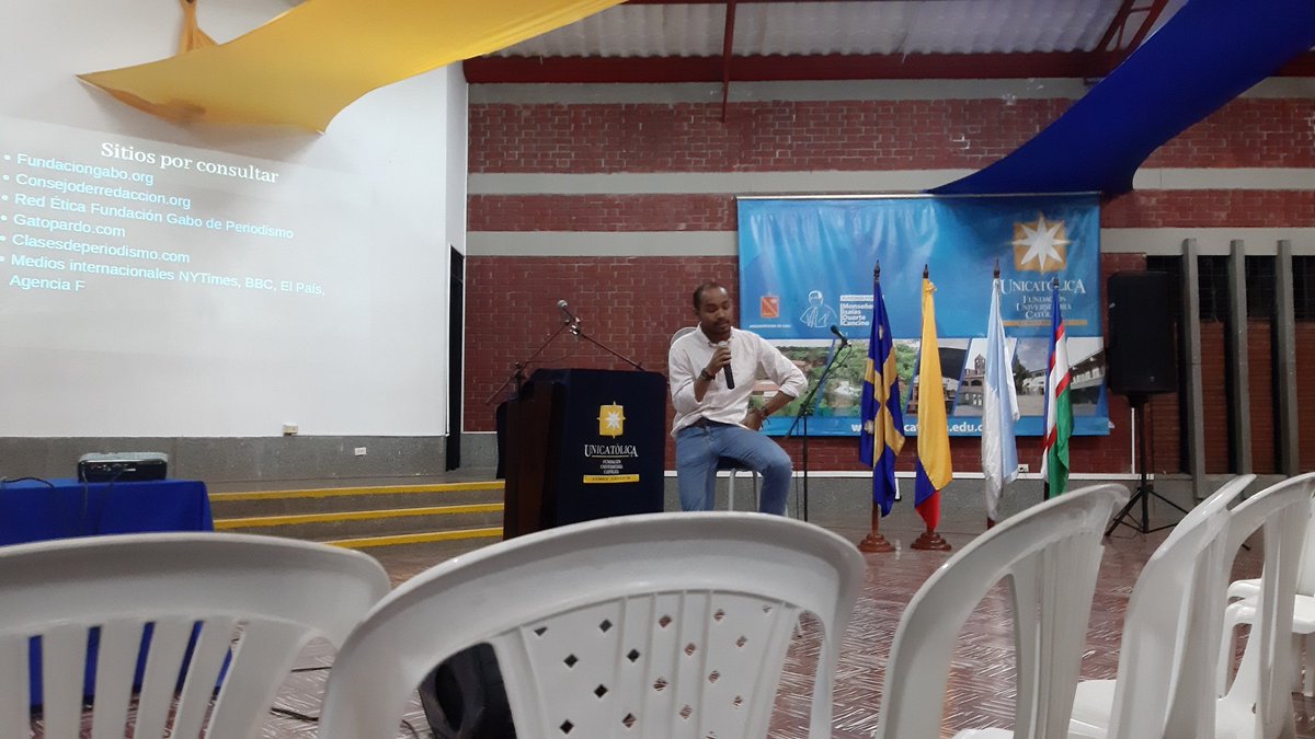 Vajair1's tweet photo. “Trabajar colectivamente, emprender,adaptarse, reinventarse y creerse el cuento” - David Quintero (Conferencia 'El comunicador social en diferentes campos laborales) https://t.co/XabT29CJKC
