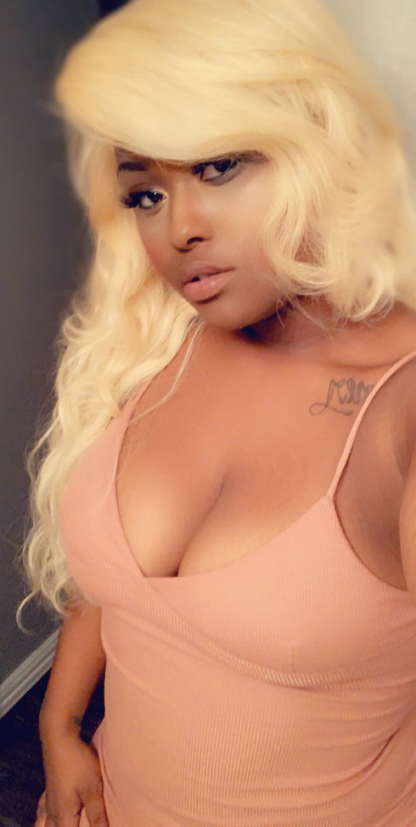 GirlThats_Knot's tweet photo. #TheClassicPregame
She Bossy, Flossy Keep Them Hoes Off Me🤑 #CrazyBabe https://t.co/F6V64GooDG