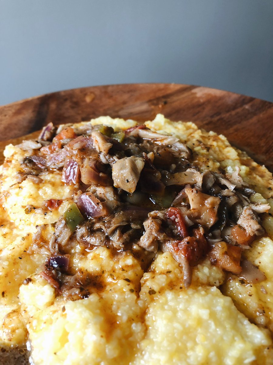 bkjuni's tweet photo. Oyster mushroom phish n’ grits with a lot of dairy-free butter and a local hot honey drizzle. 🤤 https://t.co/bkrvYbTCKe