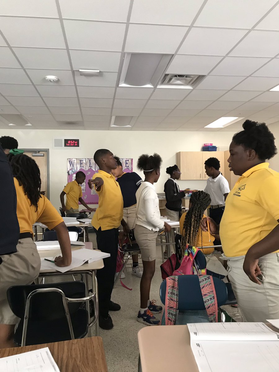 TrayvoniaD's tweet photo. It’s easy to understand the concept when your teacher connects the classroom to the real-world. Great job Ms. Howard and Great Job students #EurekaMath #ratios #preciselanguage #academicvocabulary @SJBPschools @JGG0321 https://t.co/f2T5TgV6IU