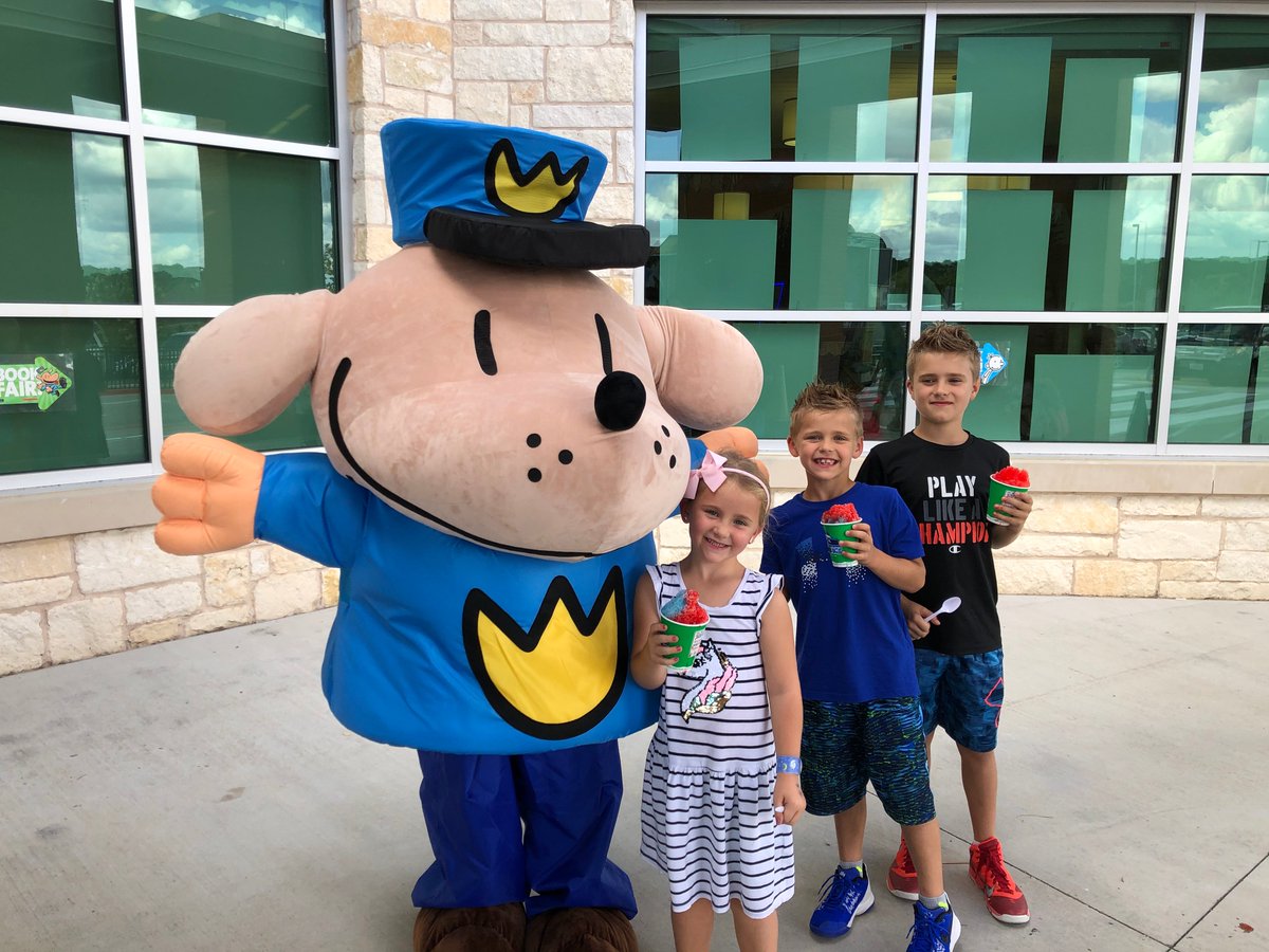 Kids + Books = A Great Combination!
Our library is filled with students reading and enjoying books at the <a href="/Scholastic/">Scholastic</a> #ArcticAdventureBookFair! Our family night was a BIG success! Thank you, families and volunteers!❄️📚💕
<a href="/mbeninga/">Melanie Beninga</a>