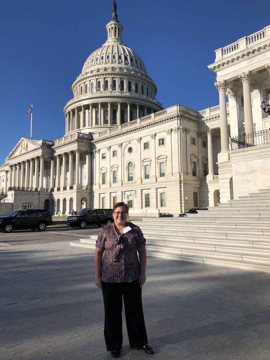 KarenWaldrop7's tweet photo. Ready to meet with #SenDougJones, #SenRichardShelby #RepGaryPalmer about #PalliativeCare #cancerdrugparity, #lymphademacare, #extinguishecigs https://t.co/v9Qrw5GTet