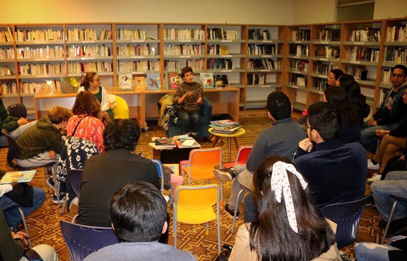AFLima_Oficial's tweet photo. Club de Lectura con Charlotte Gastaut.
#MELI #aflima #franciaenperú #franciaenlima #mediatecasaf https://t.co/nBKJR3WdWD