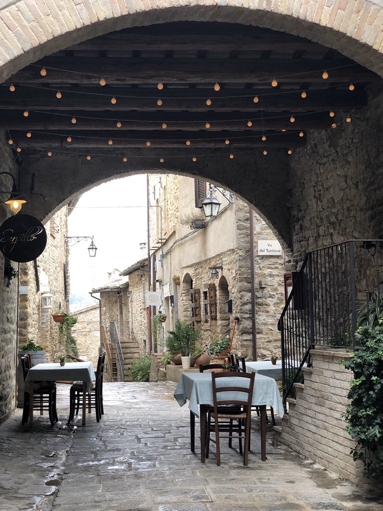 margot_jane's tweet photo. Serpillo | #architecture #restaurant #serpillo #torredelcolle #umbria #italy #familia https://t.co/seesH2K4Qp