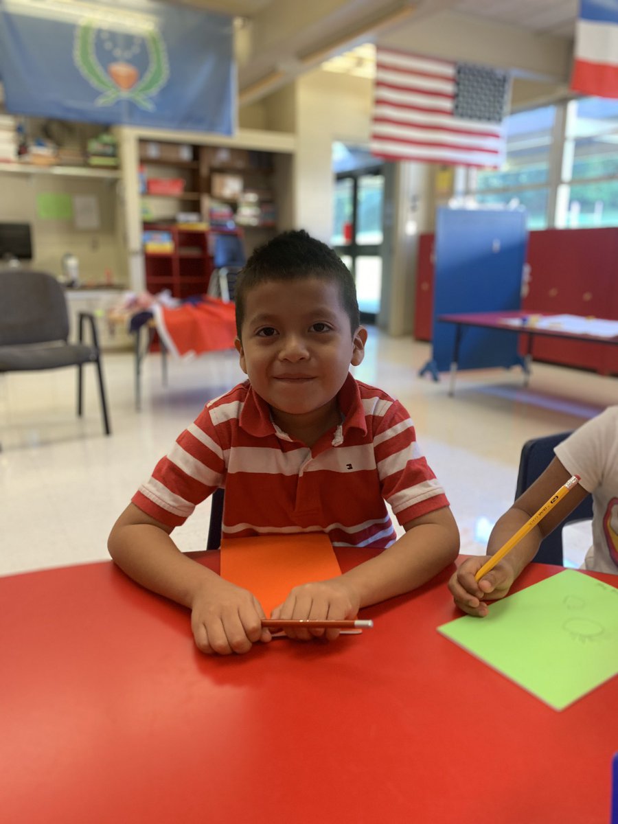 @SouthNeosho the Kinder and 1st newcomers are having fun making their journal about school! Tomorrow we fill up our page with items found in the art classroom!!