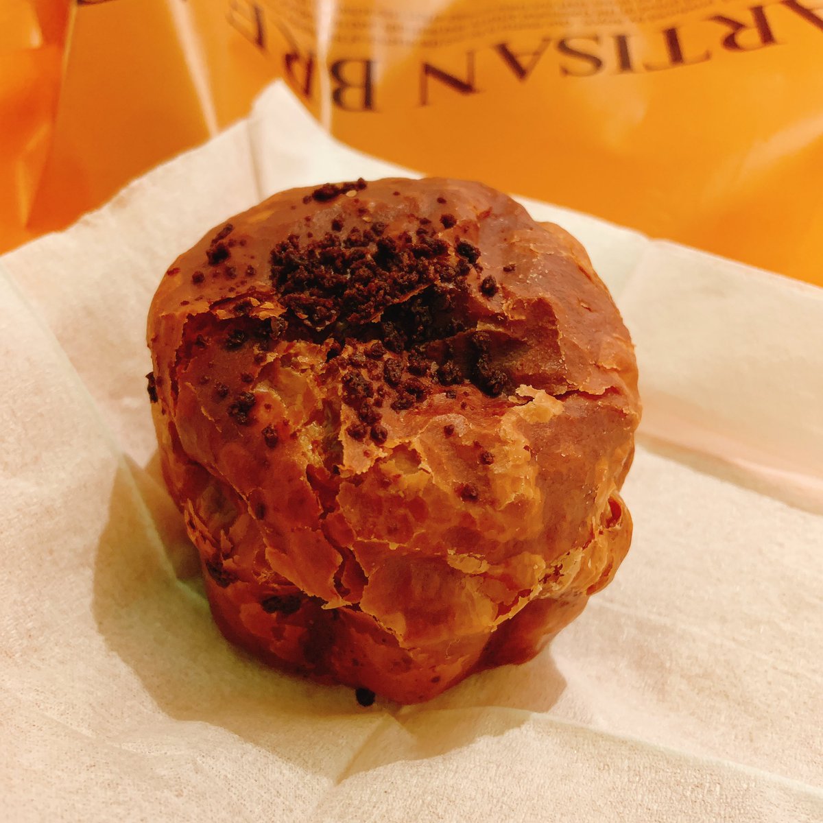 Haru 朝ごはん 一番人気の生チョコクロワッサンオーレ 二番人気のグテ 他にも食べたいパンがたくさん 生チョコクロワッサン 断面をお見せできなくて残念 美味しかった グテは夜のおやつ用 板チョコつまみ食いしたら美味しい ショコラキュイの抹茶は