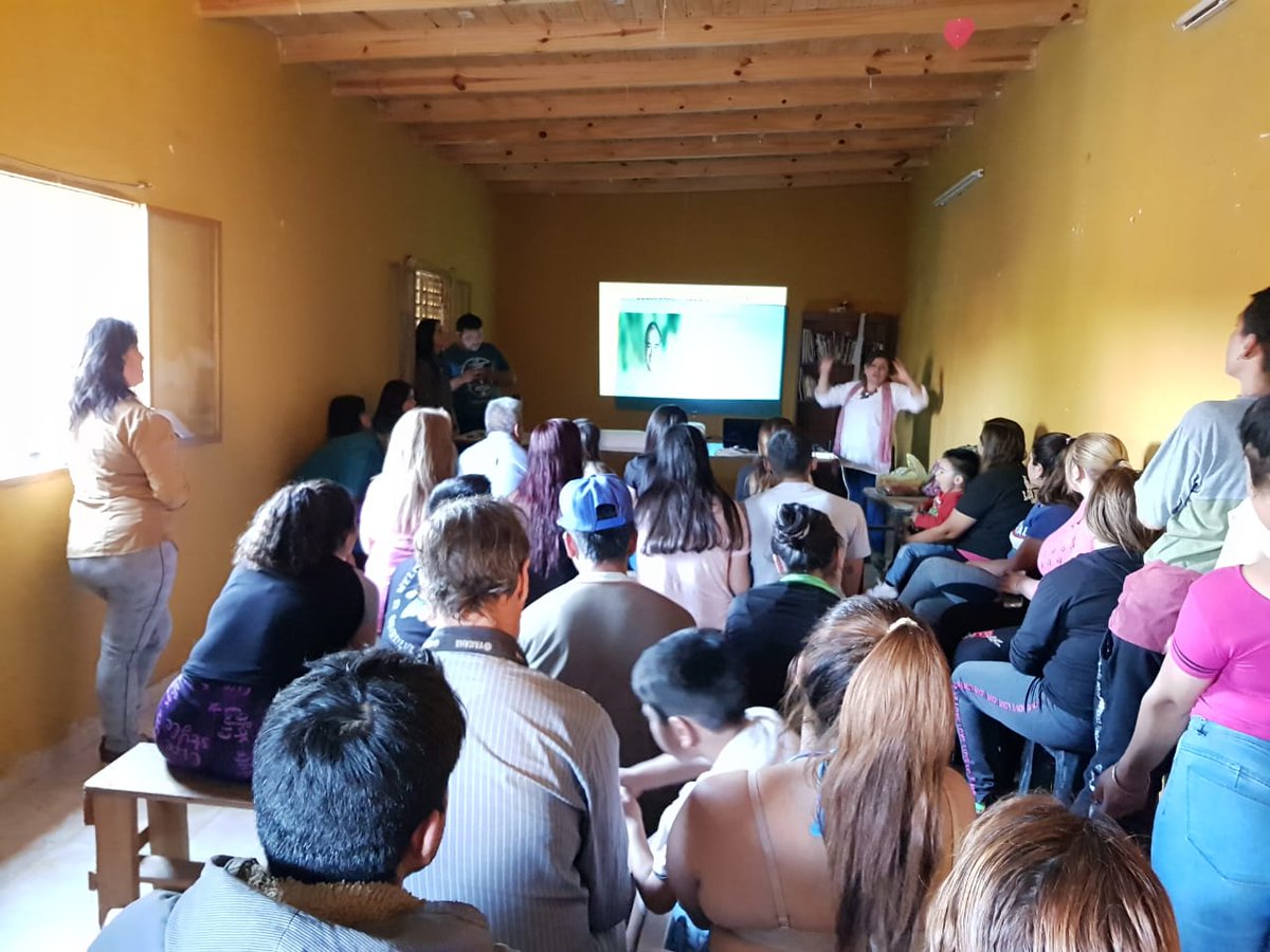 vegaclara's tweet photo. Tarea concluida, al filo de la tardecita riojana preparando a nuestra gente para dar la gran batalla en Capital💪💪💪 #TerritorialZonaNorte #JuntosPorElCambio #JuntosXLaRioja #JM2019 #JMGobernador #InesIntendente #LaRiojaQueViene #LaRiojaQueQueremos @rippanazareno @rippapatricia https://t.co/o6UaCnDZQ0