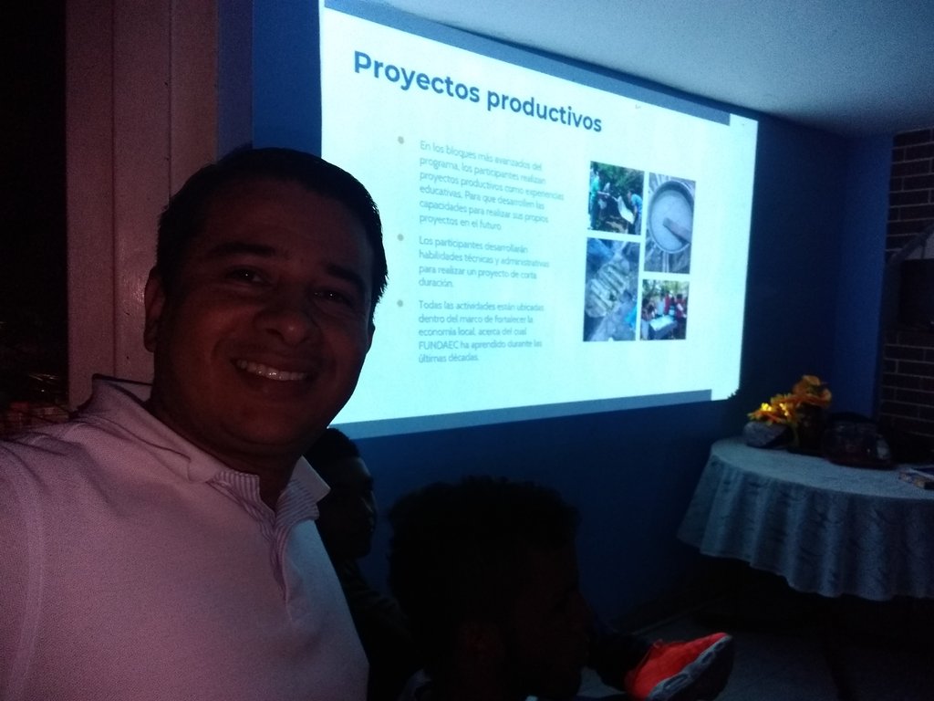 YonnyRojass's tweet photo. #Felicidad se comienza el trabajo con un nuevo grupo de jóvenes en la Comuna 20, (Programa para la Acción Social) #SoloEsCreerParaCrear #Fundaec @FundacionCrealo https://t.co/VMq5F03Bsw